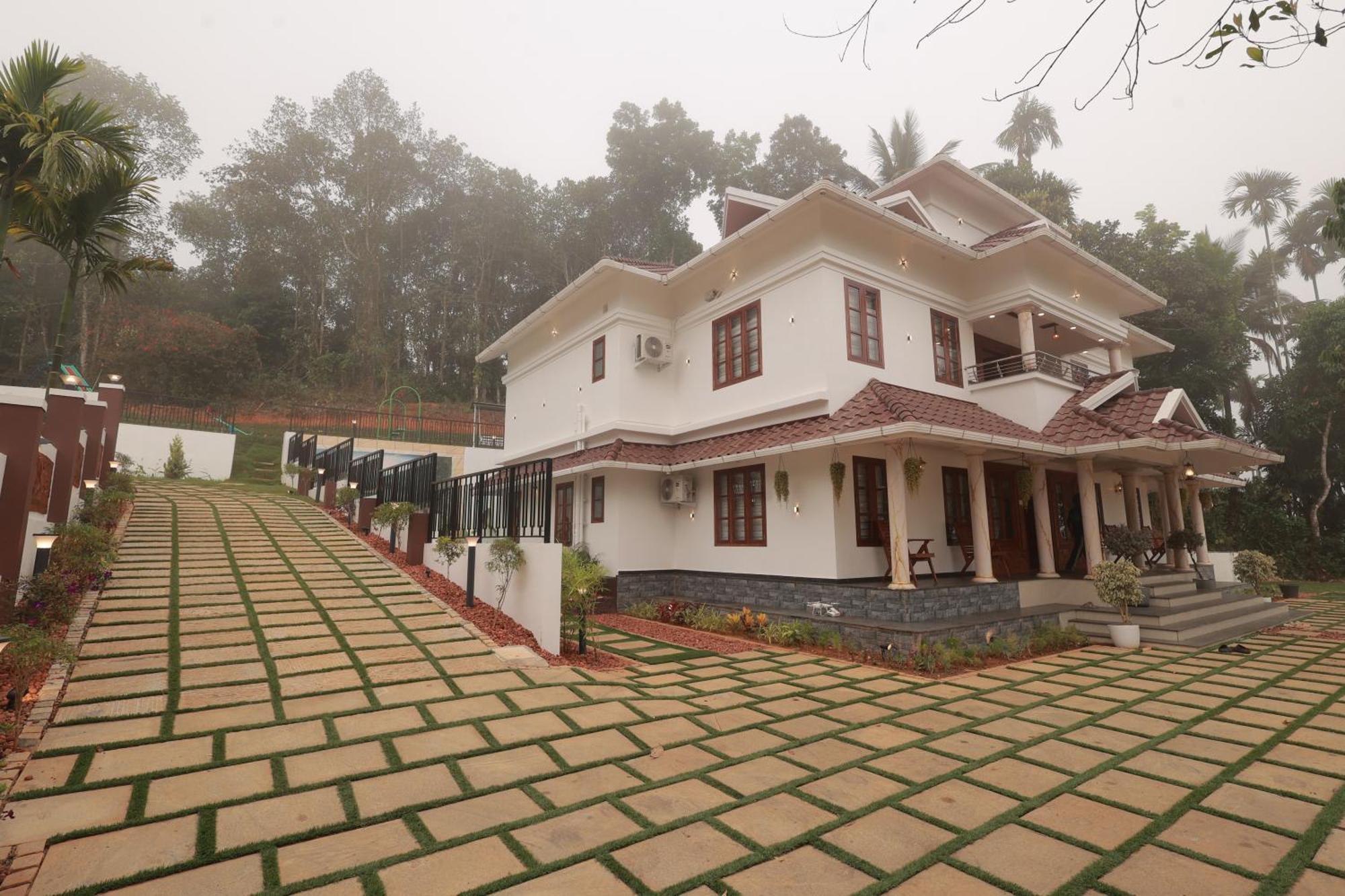 Tatvaura Resort Wayanad Padinjarathara Exterior foto