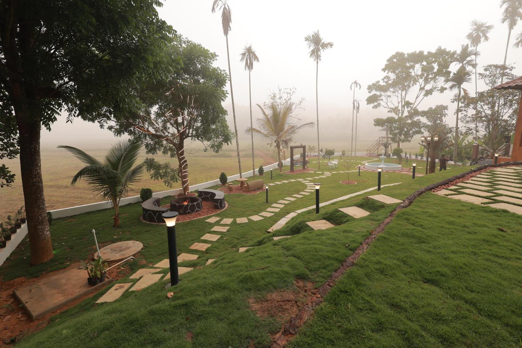Tatvaura Resort Wayanad Padinjarathara Exterior foto